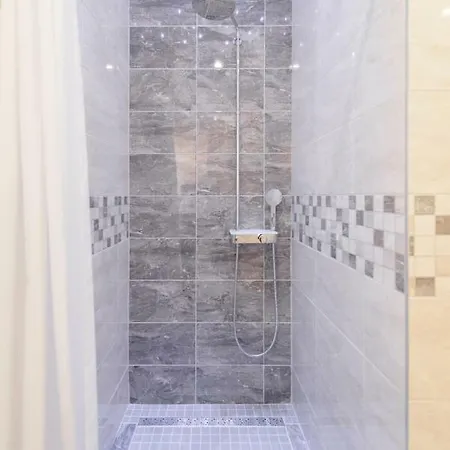 Apartman Opal *